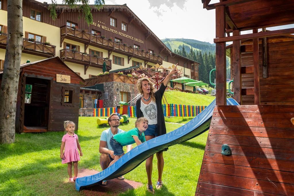 Ski & Wellness Residence Druzba ديمانوفْشكا دولِنا المظهر الخارجي الصورة