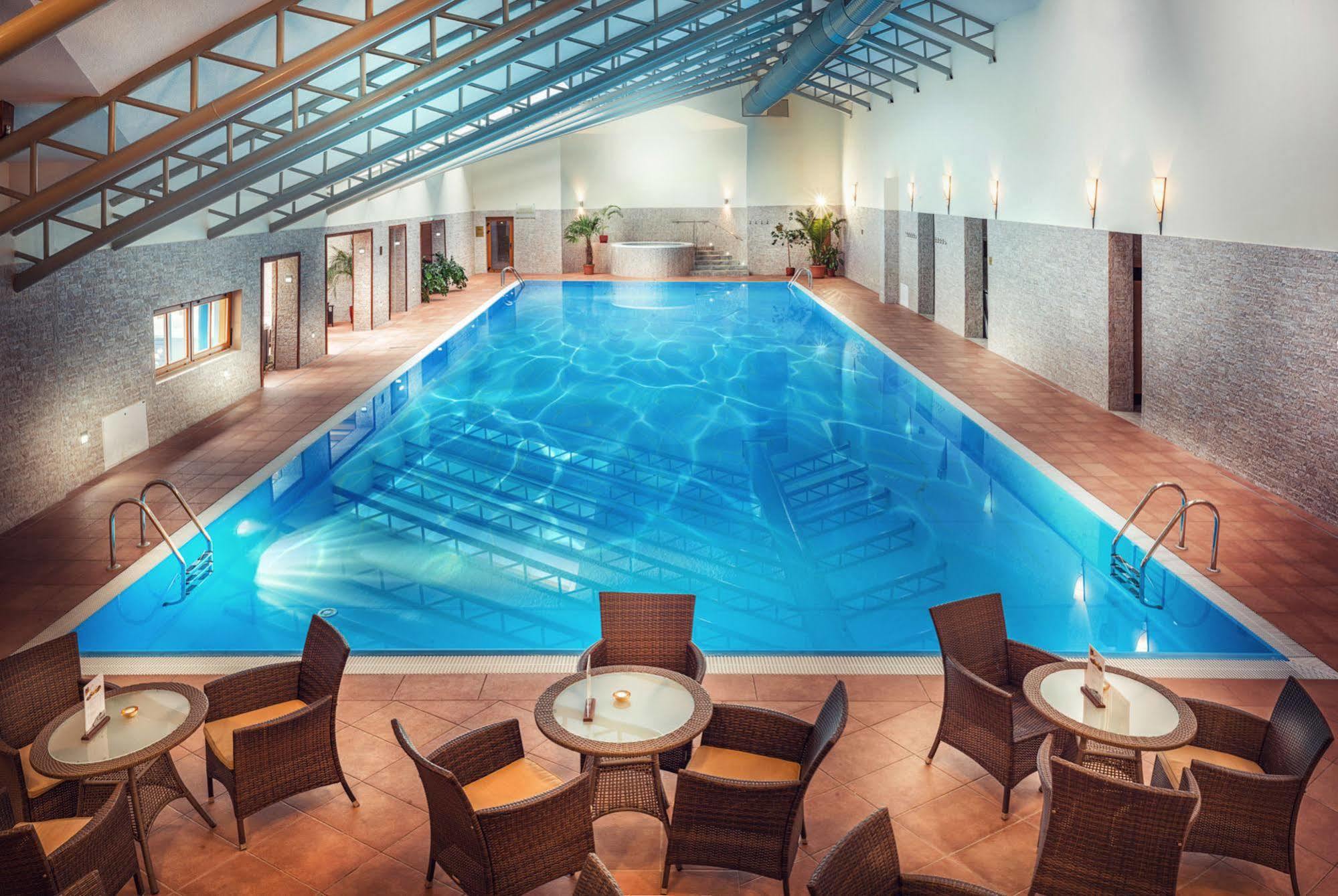 Ski & Wellness Residence Druzba ديمانوفْشكا دولِنا المظهر الخارجي الصورة